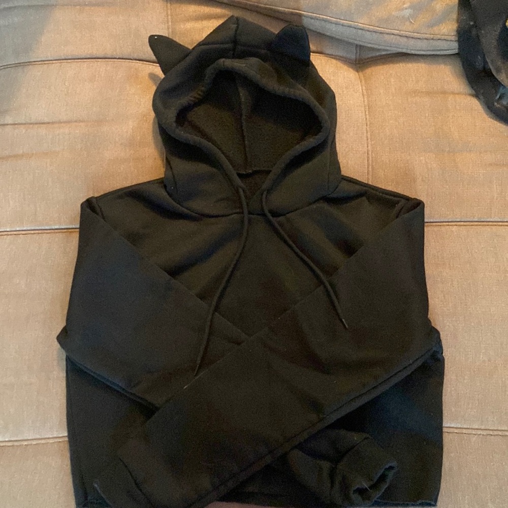 Black long sleeve crop top